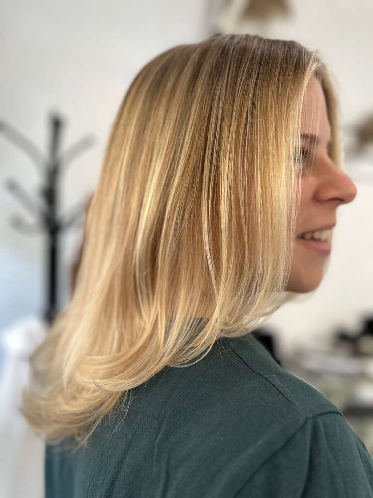 Dry Cut (dusting) at Painted Hair Dreams Studio in New York, NY