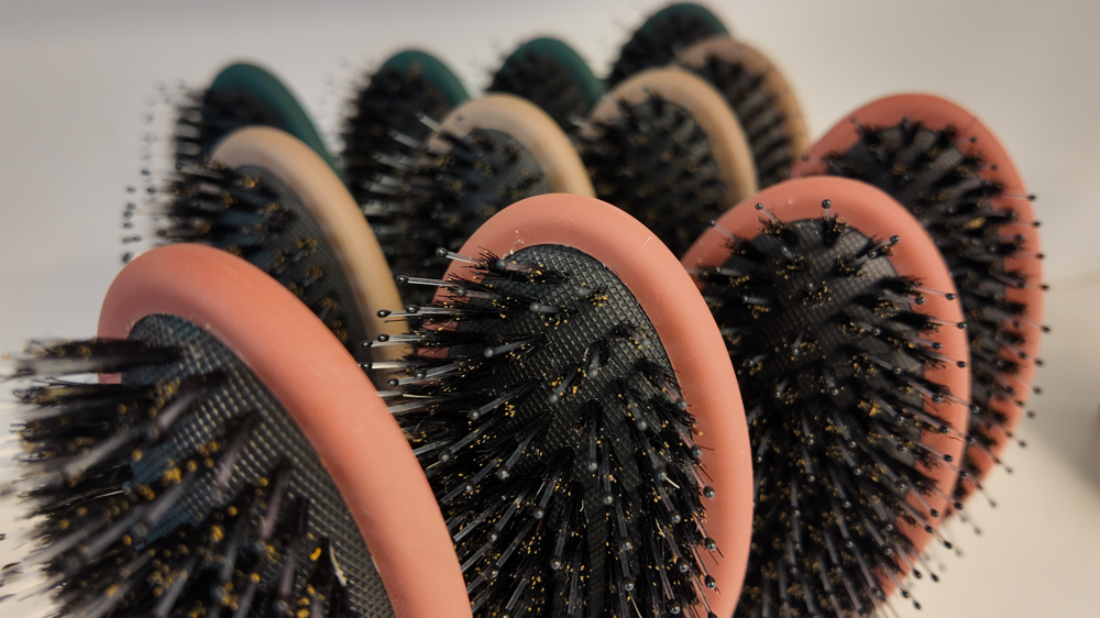 Detangle Brush at GILMA Hair Filler in San Juan, PR