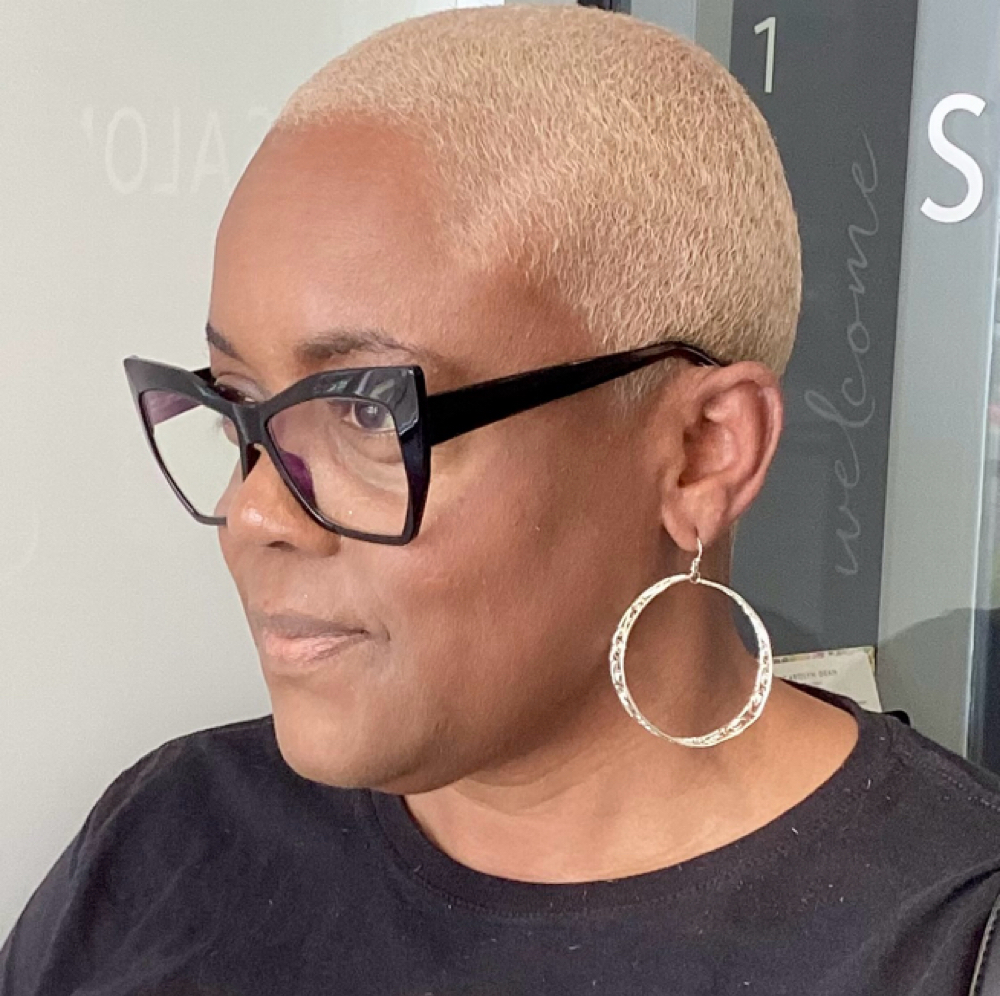 Lift N Tone On Clipper Cut Length at Eden’s Root in Columbia, MD