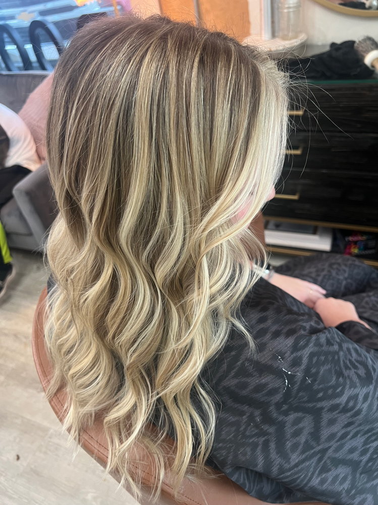 Womens Shampoo Cut & Stlye