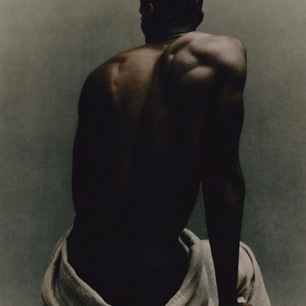 Gentleman's back wax