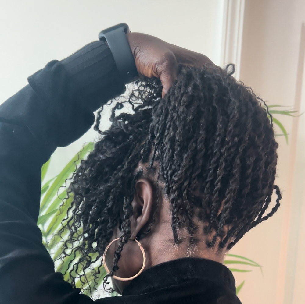 Afro 𝒦𝒾𝓃𝓀𝓎 𝓉𝓌𝒾𝓈𝓉