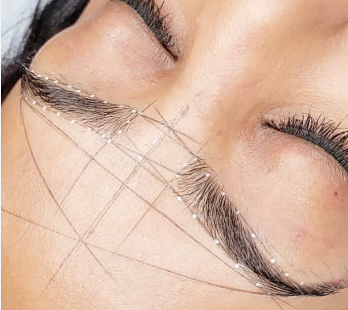 Brow Shaping & Mapping (In Person)