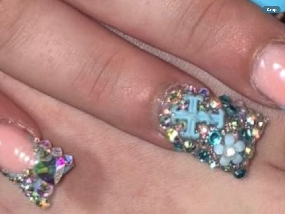 Junk Nail at Luckxurious Beauty in Pensacola, FL