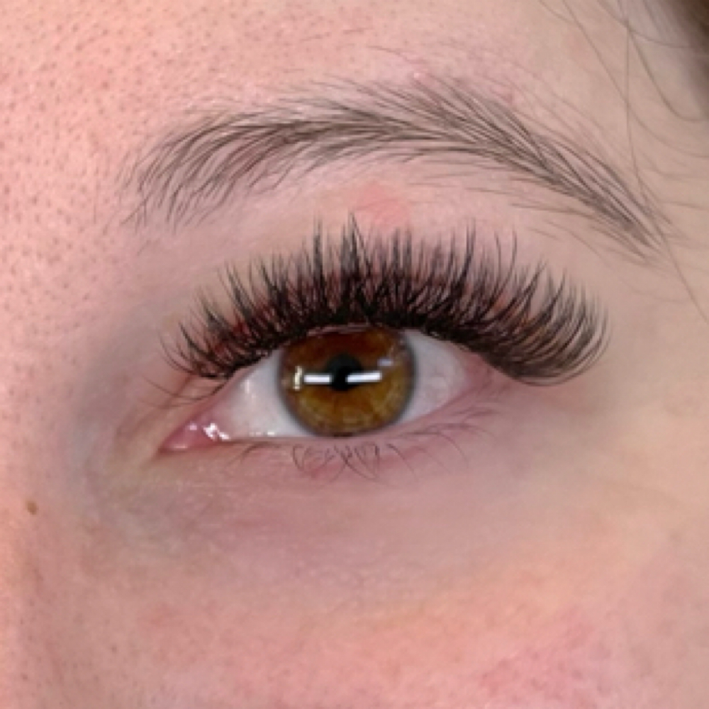 Hybrid Standard Fill - Tammy M. at Lucky Coast Lash in Brookfield, WI