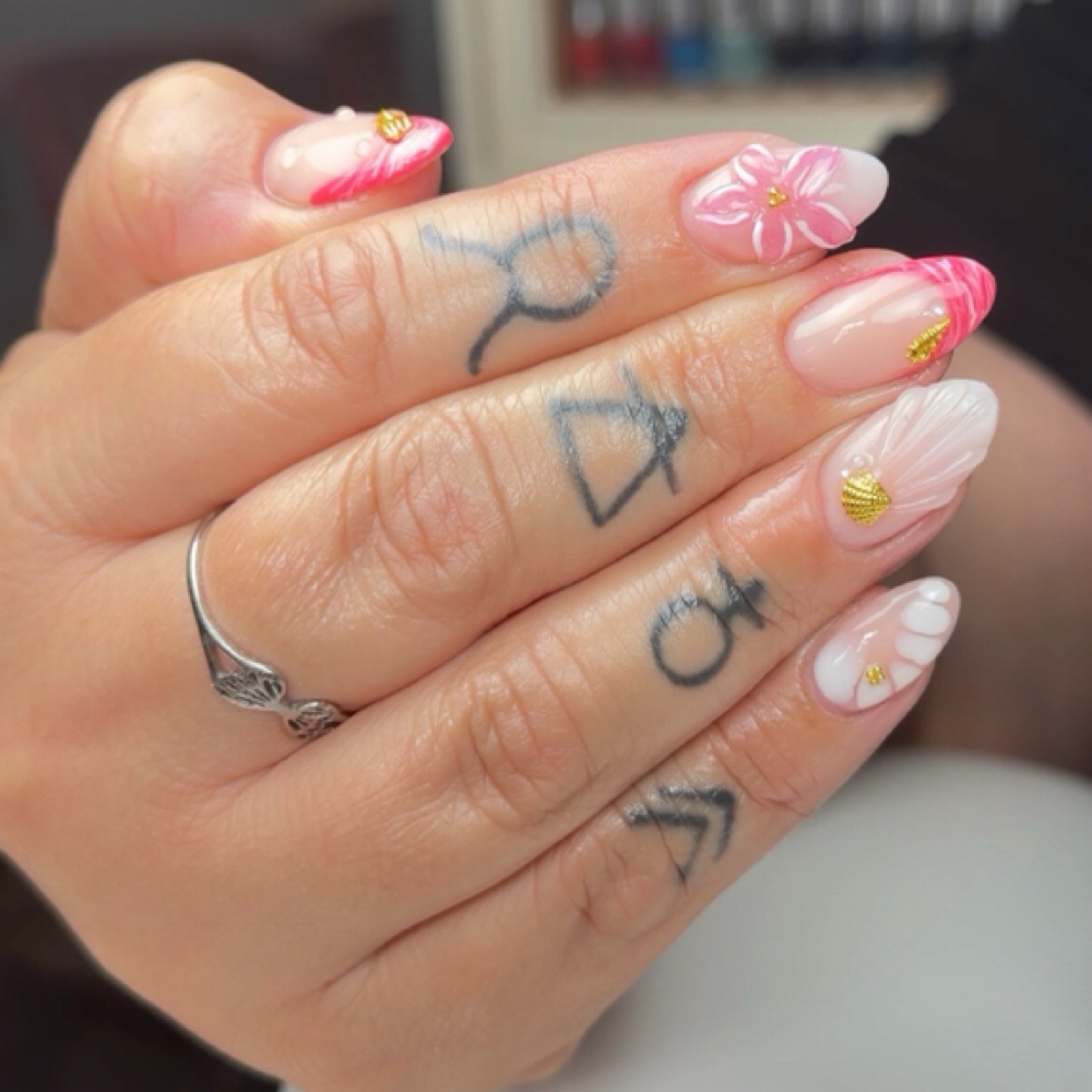 3D Nail Art | One Nail at Gloriana Nail Artist in Bellefontaine, OH