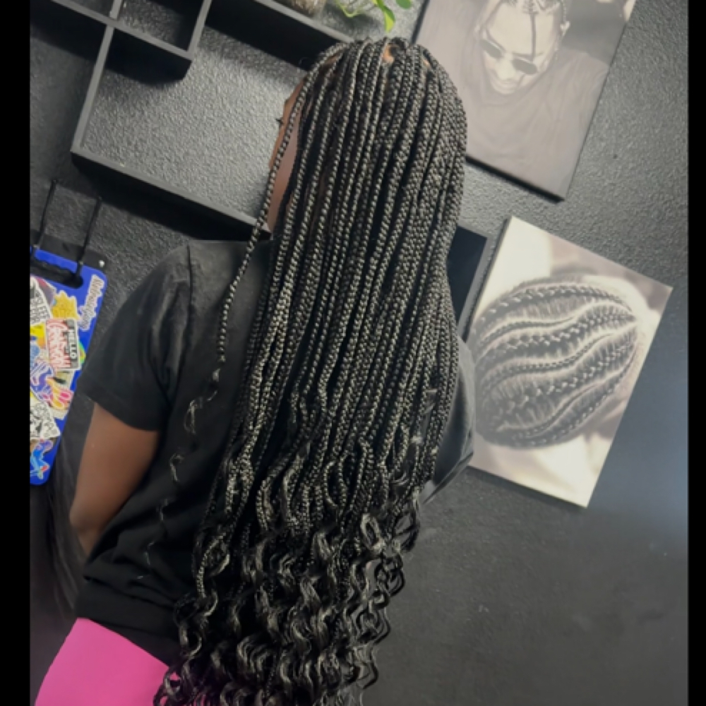 KNOTLESS at Braided By LC in El Centro, CA