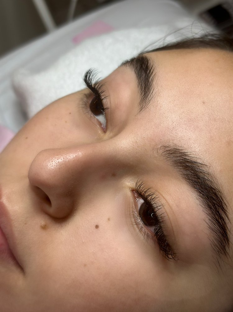 Lash Extensions: Classic Set