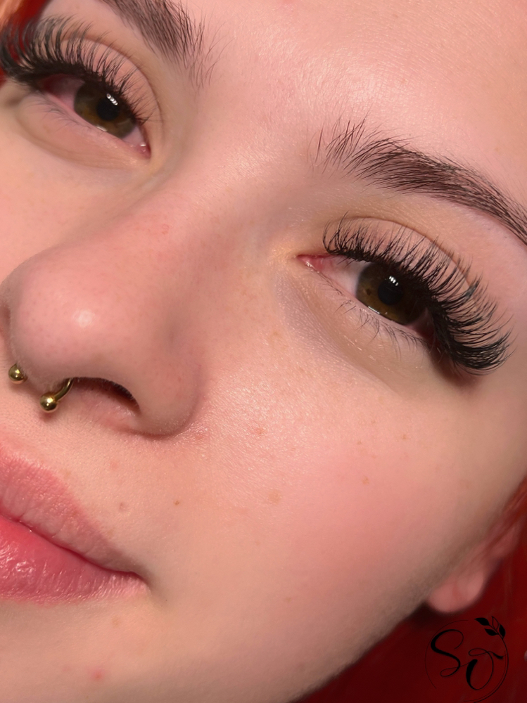 HIBRYD LASH EXTENSION at SARA OSPINA STUDIO in Revere, MA