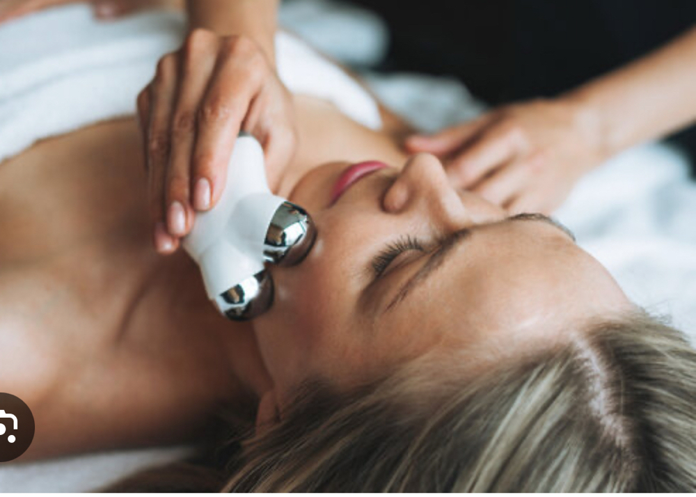 Microcurrent facial