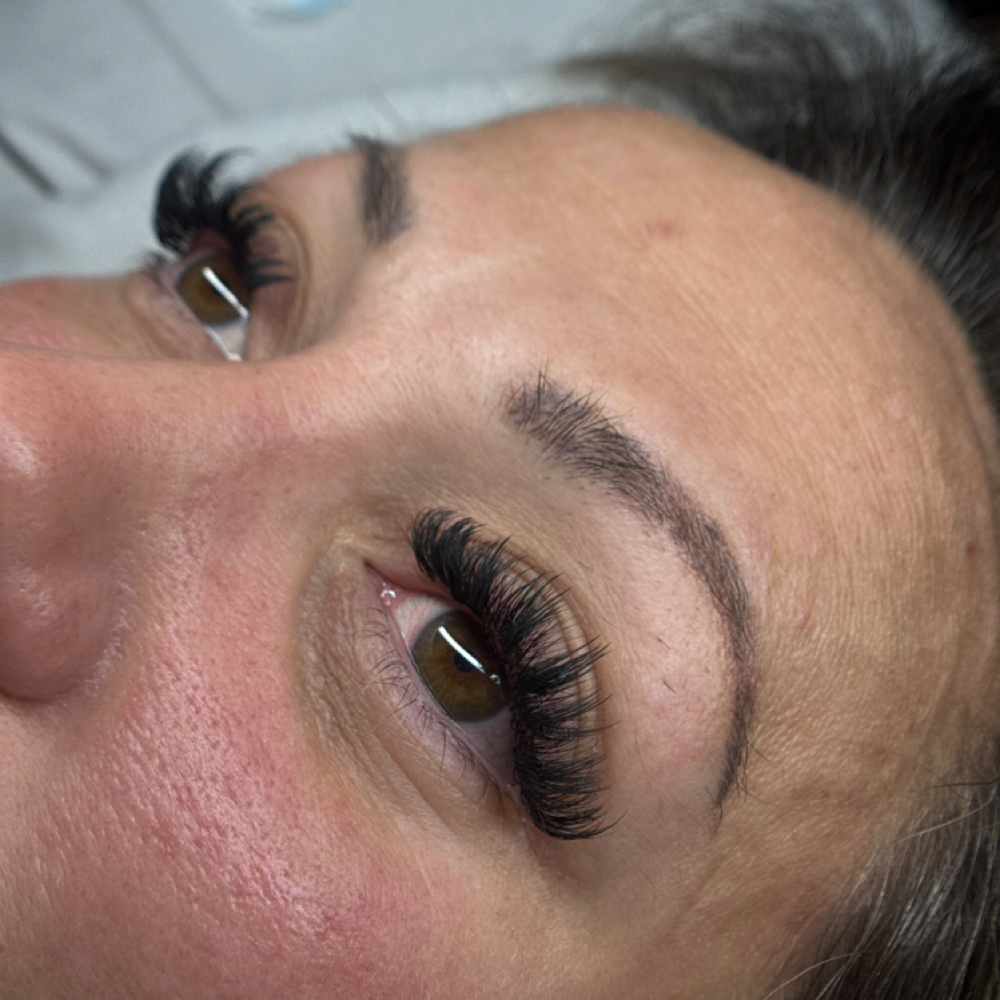 Full Set Of Lashes at Lashin Outlaw in WA, WA
