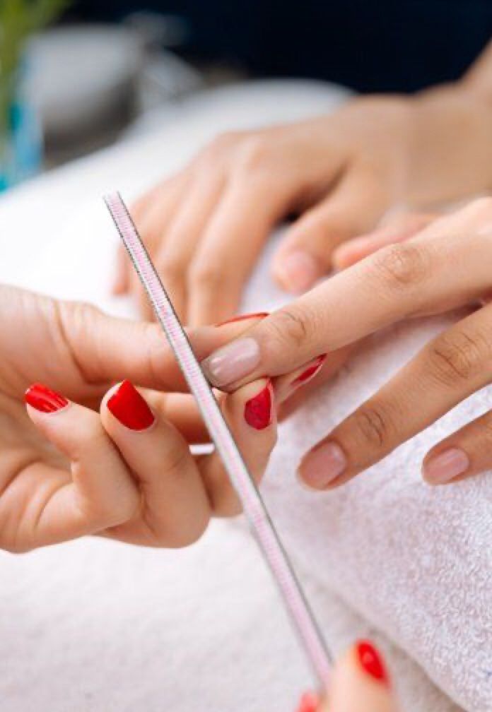CLASSIC MANICURE
