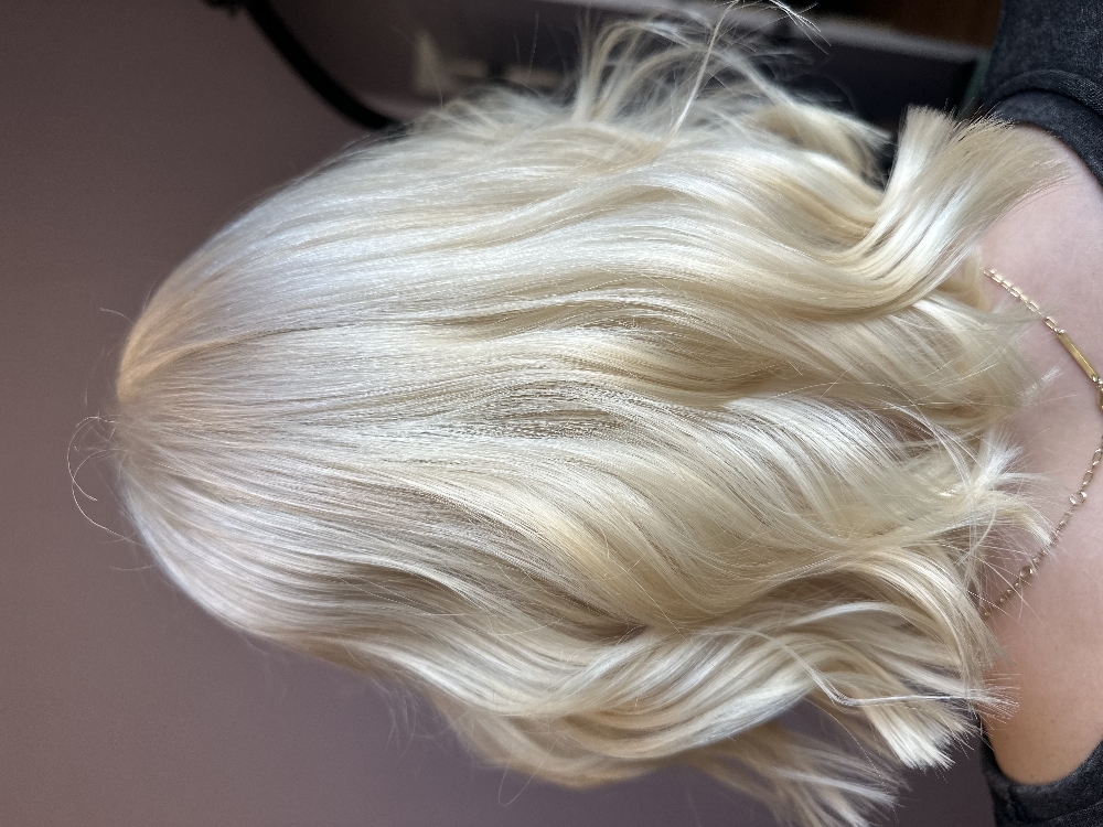 Root Touch Up For Blonding