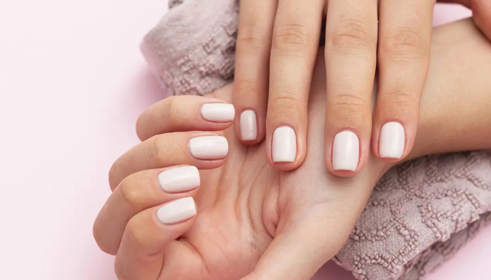 No-Chip Manicure (Solid Color)