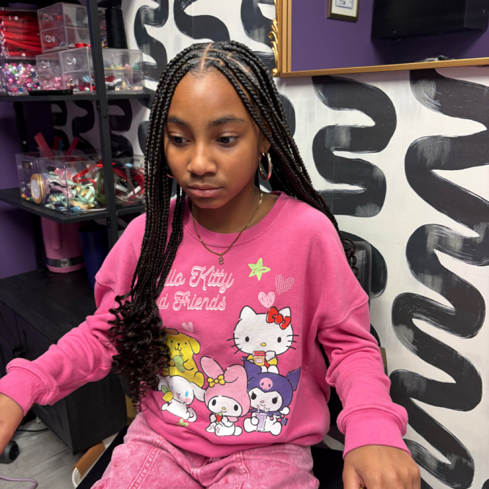 Smedium Knotless Braids at Stylistic Beauty in St. Ann, MO