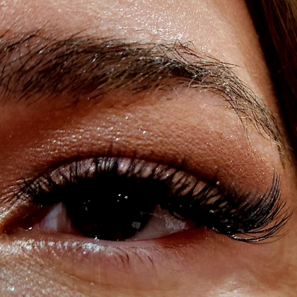 Lashes Not Taking New Clients at Dovies Spa & Beyond in Sparta, TN
