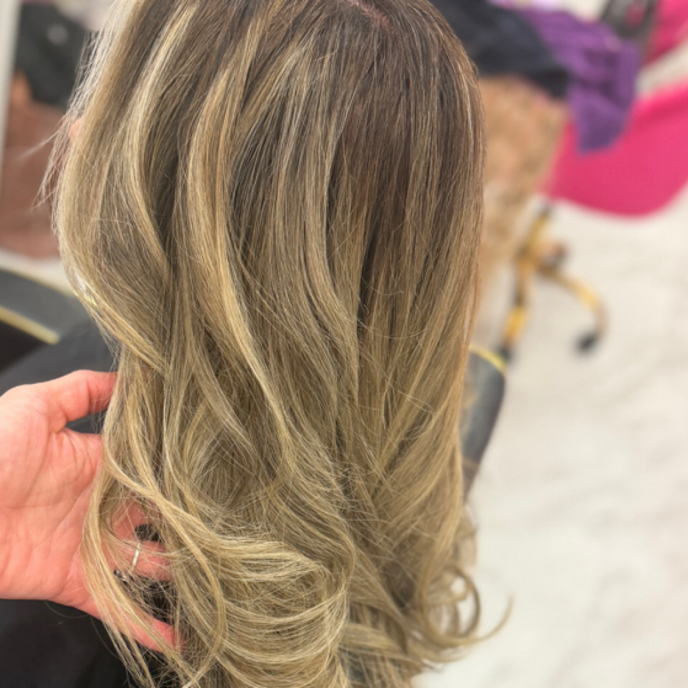 Bombshell Refresh With Toner at Monica’s Bombshell Beauties in Brooksville, FL