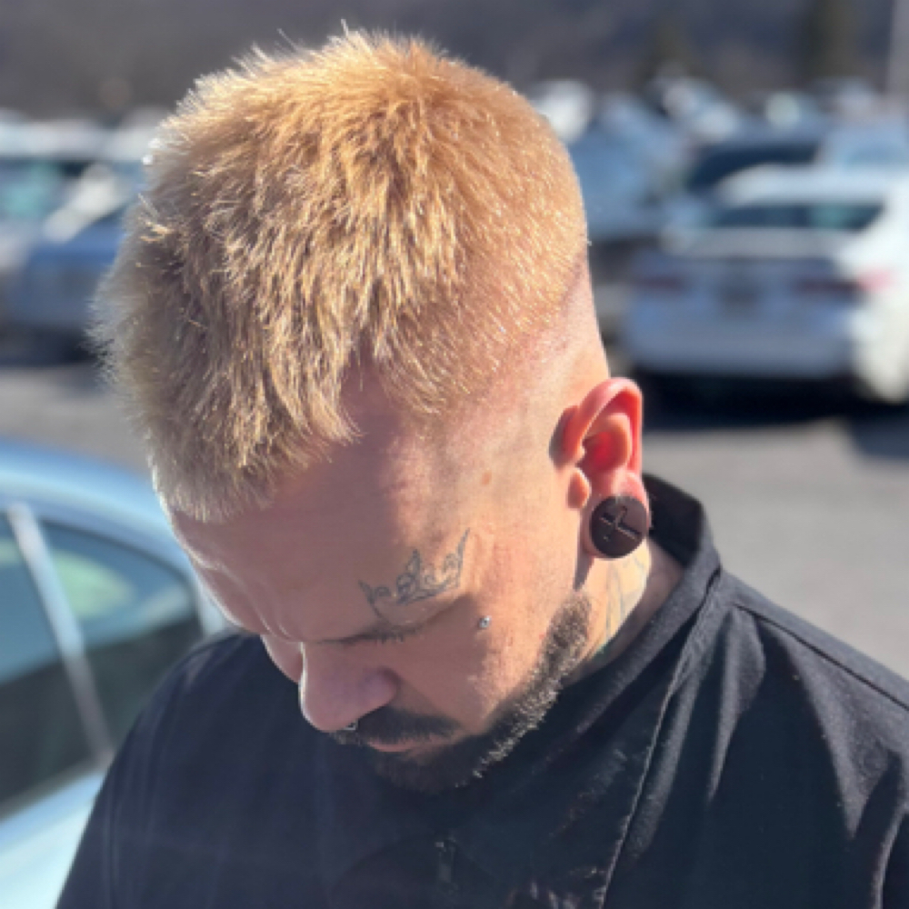 Men's Haircut at JL Luxe Co in North Versailles, PA