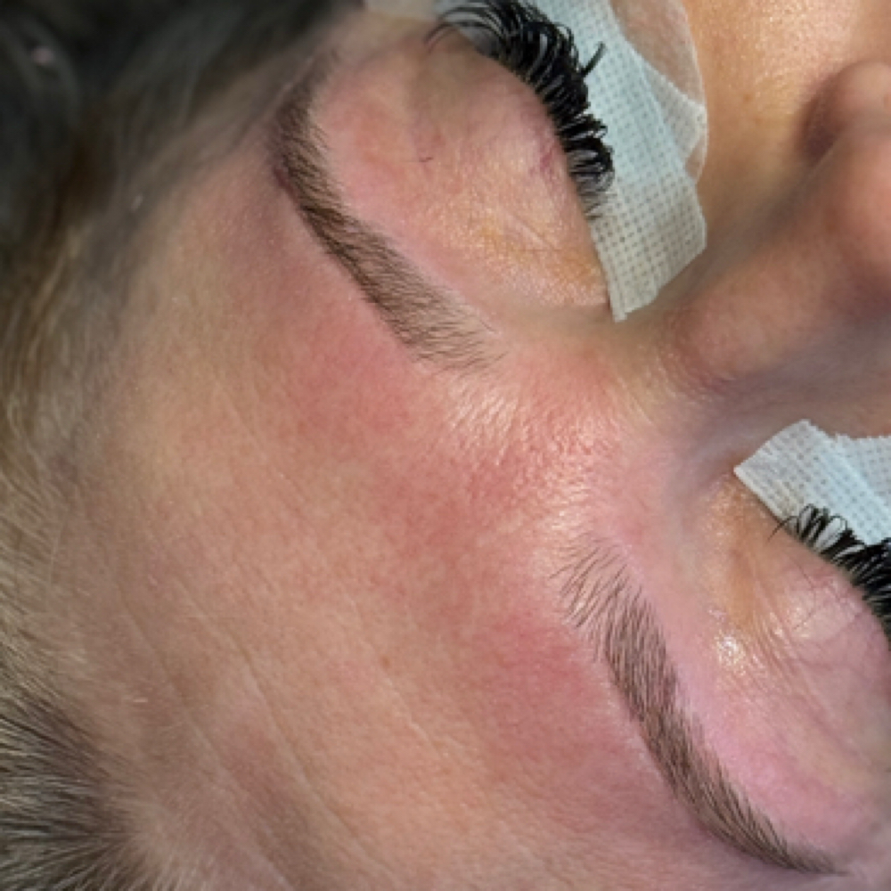 Eyebrow Wax at Pretti Selfish Beauty in Columbia, MO