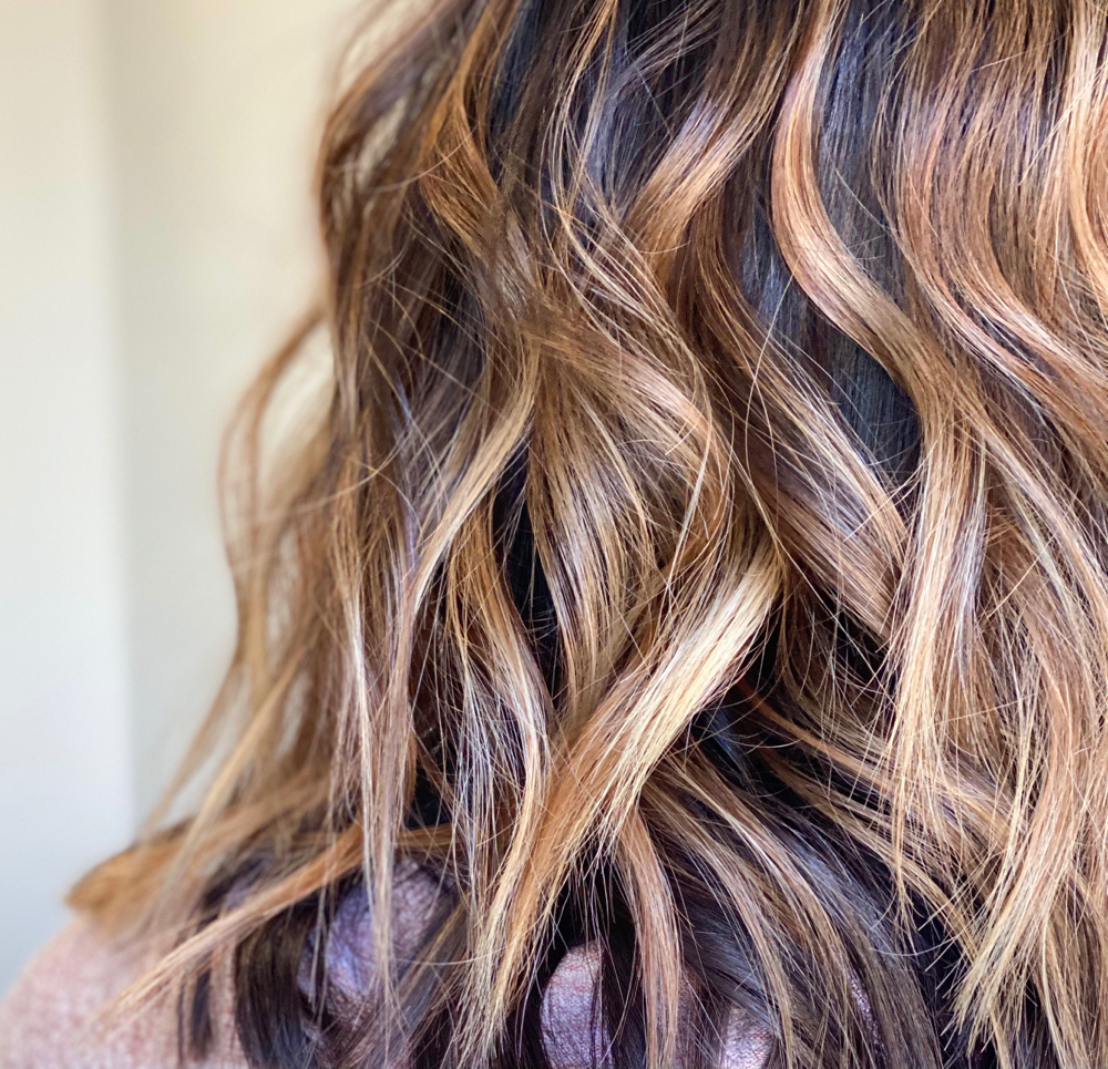 Dimensional Brunette Babe