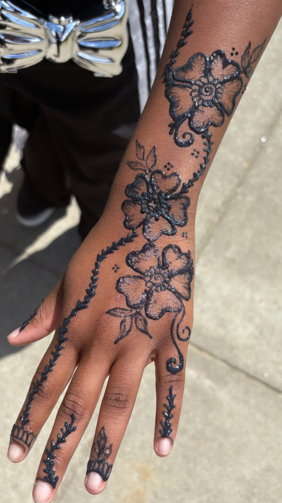 Elbow henna