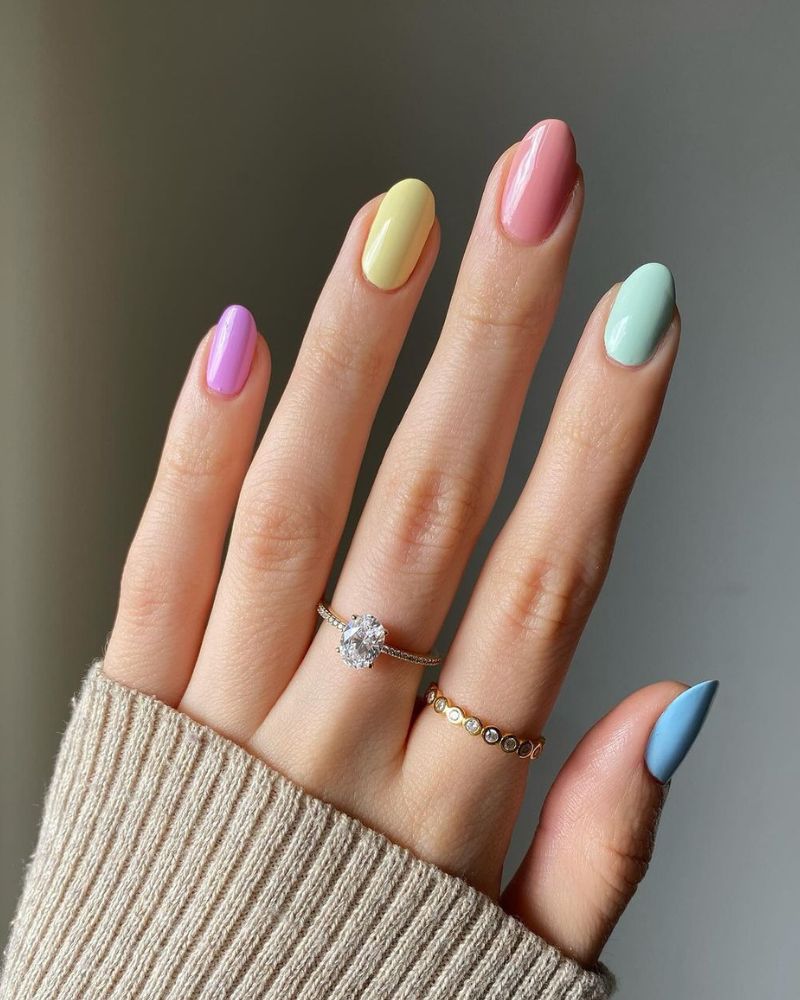 THE ROYAL GEL MANICURE