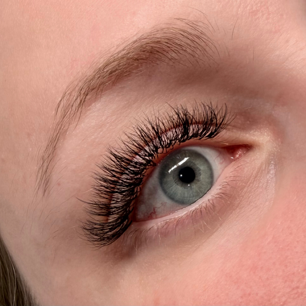 Hybrid 2week fill at Liv's Lash & Glow in Williston, ND