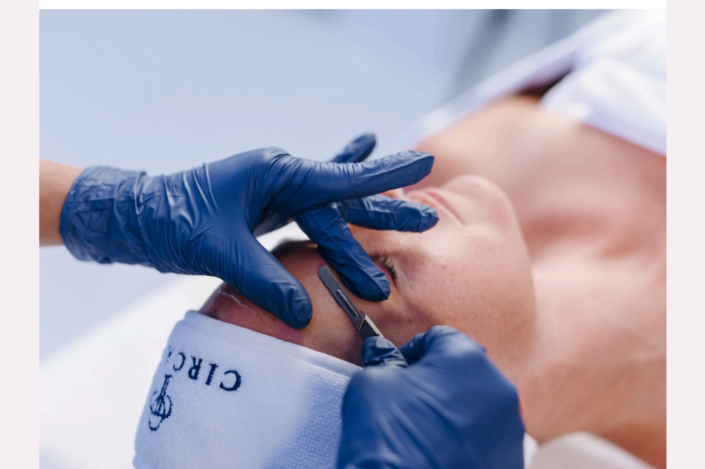 Deluxe Dermaplane Radiant Facial
