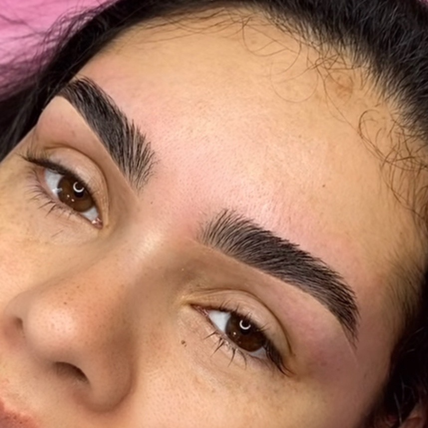 Signature Brow Shaping