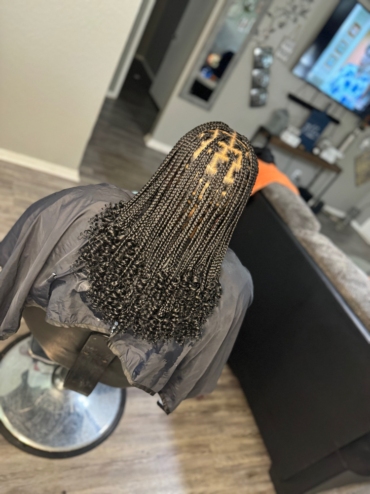 Short Smedium Knotless Braids