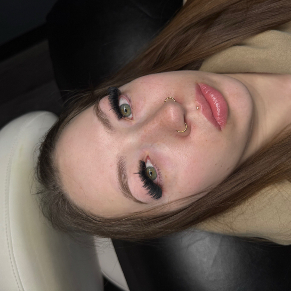 The Deluxe Fullset at Embellished Halo Esthetics in Thornton, CO