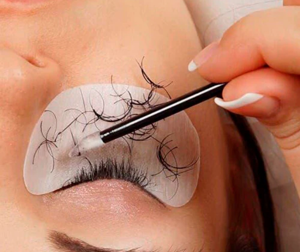 Remover Pestañas at Anisliuvis Castellanos in Dallas, TX