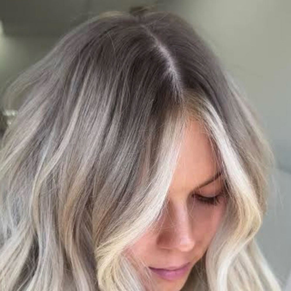 Face frame Blonding at Gina Del Villar in Pasadena, TX