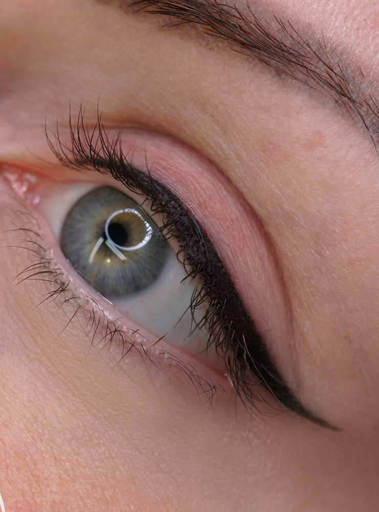 Class Eyeliners Or Soft Wing