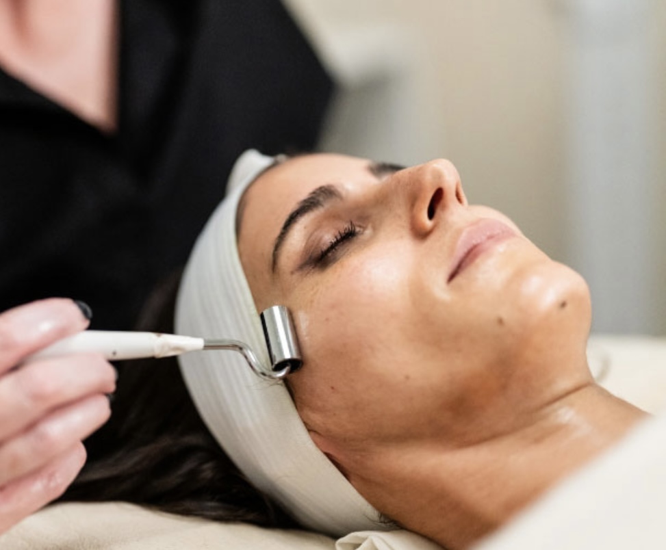 Facial Add on- Galvanic