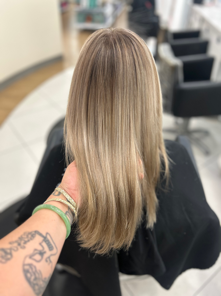 Full HiLight at D'Luxx Beauty in San Antonio, TX