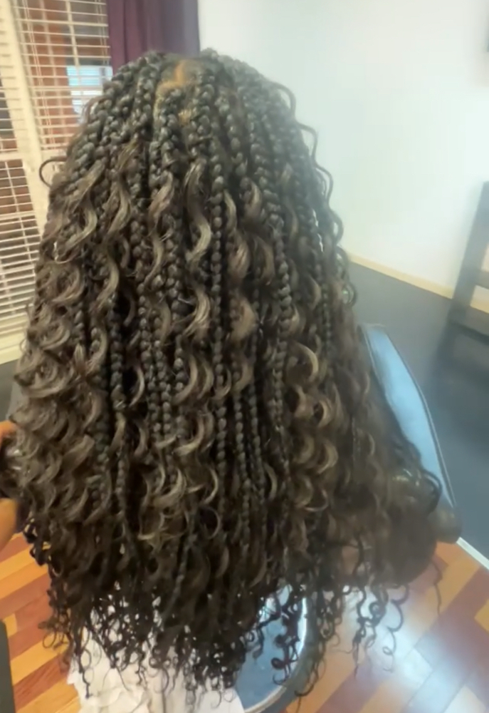 Medium Boho Knotless at SimplyBella by DeaunderBarnes in Huntsville, AL