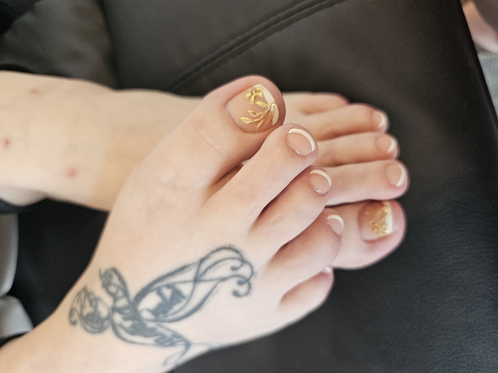 Manicured Gel Toes