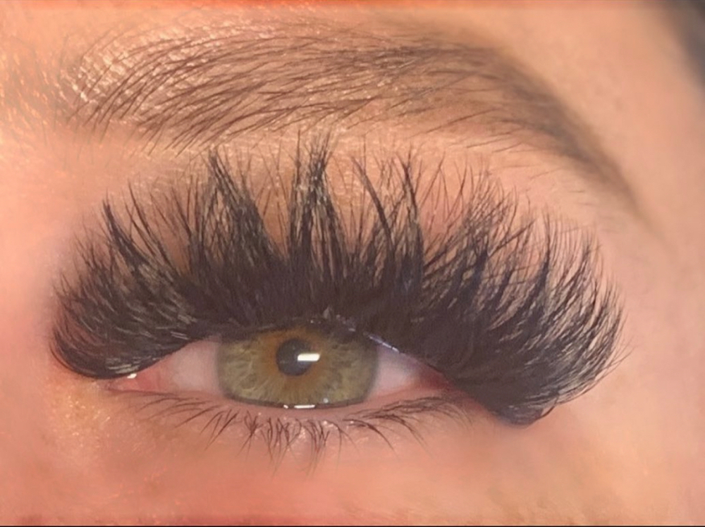Light/full Volume Large Fill at Raw Lash Extensions in Ambridge, PA