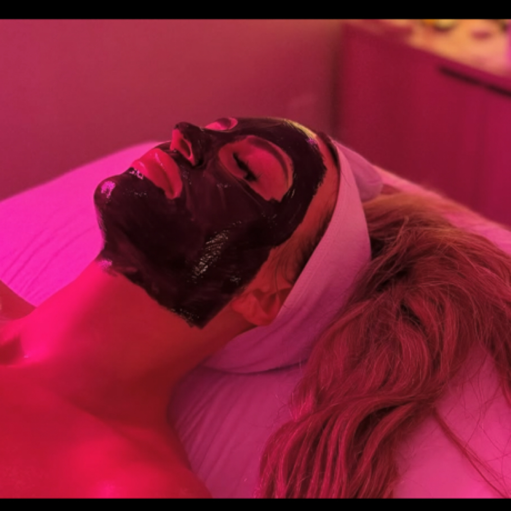 Clarifying Detox Facial