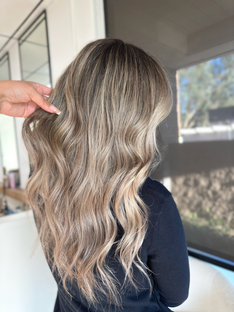 Full Blonding Service