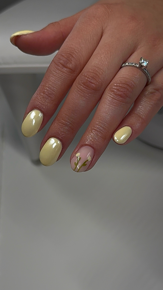 Minimal Design Builder Gel Manicure
