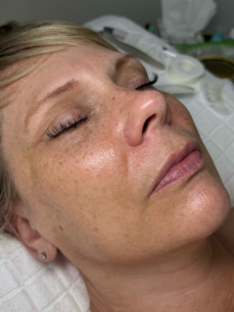 Intro Glow Facial