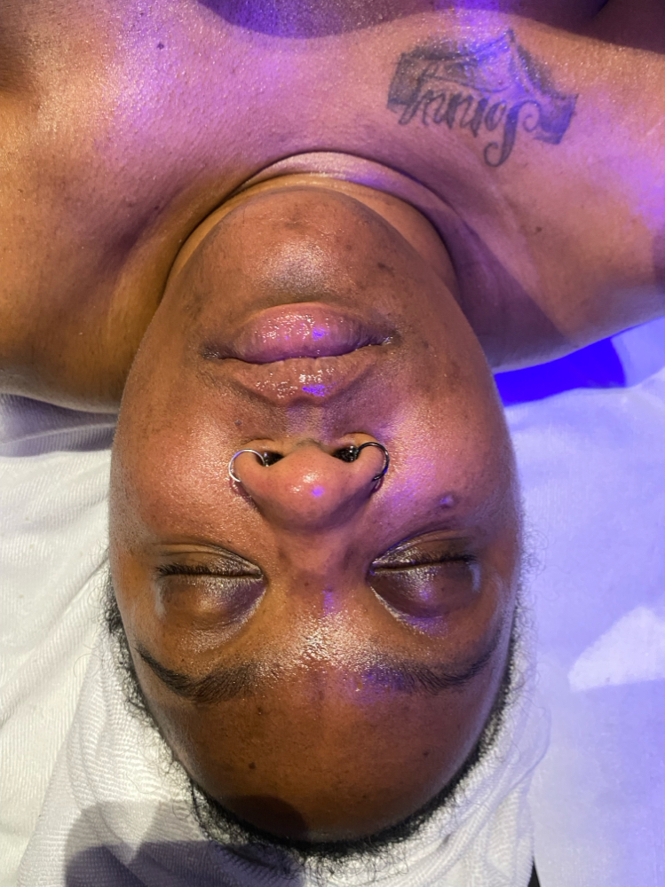 Signature Gloss Facial