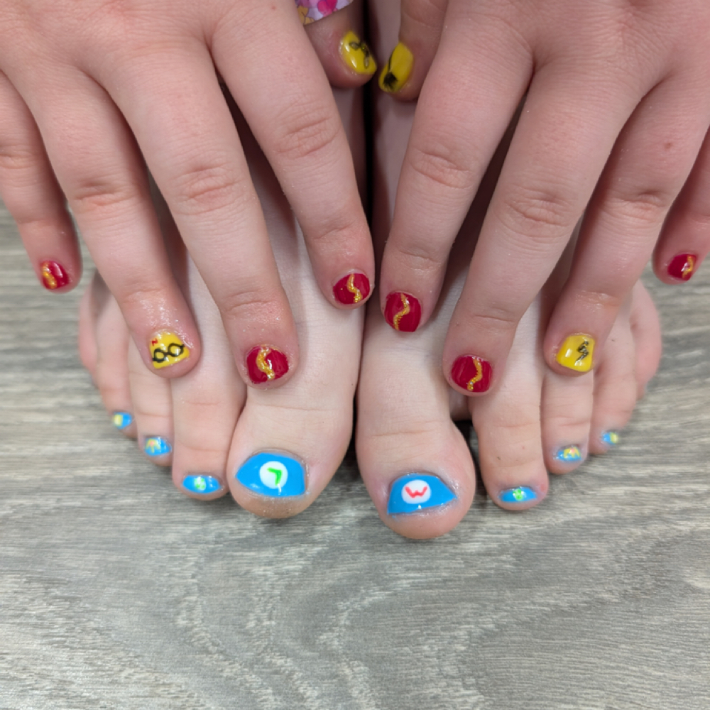Mini Pedi at Tips to Toes Nail Studio & Bekah’s Beauty Bar in Hooksett, NH