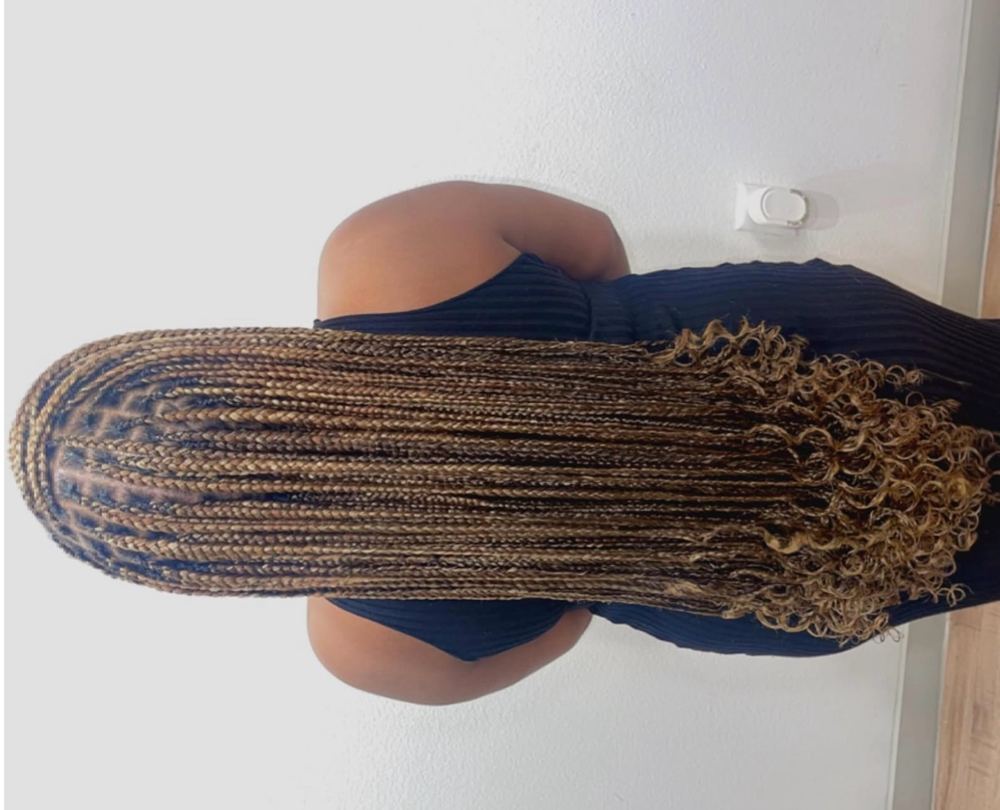 Small Butt Length at A Daye’s Journei Beauty Bar in DeSoto, TX