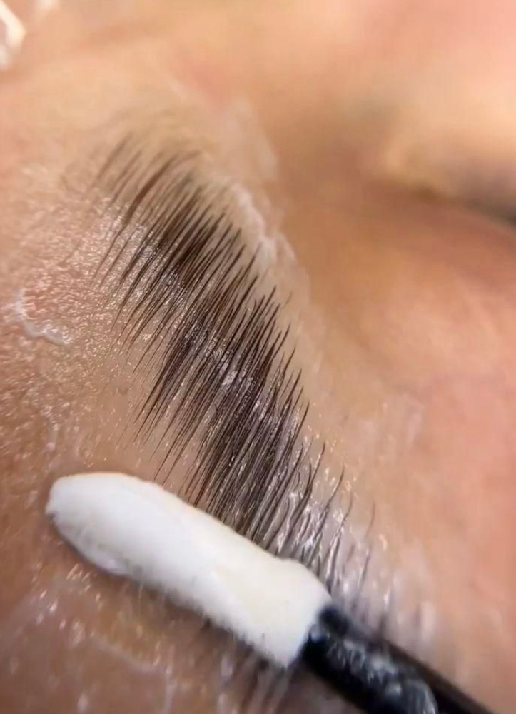 Brow lamination + tint