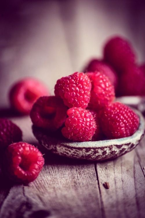 The Raspberry Facial • Acne