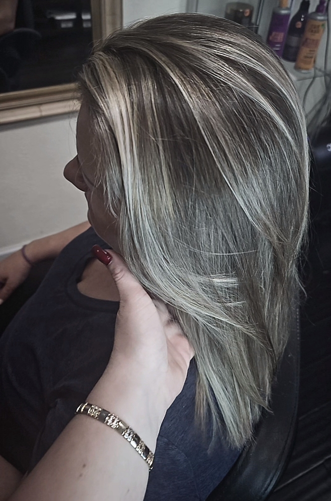 Face Frame Higligths (10 Foils) at Searabella Hair in West Palm Beach, FL