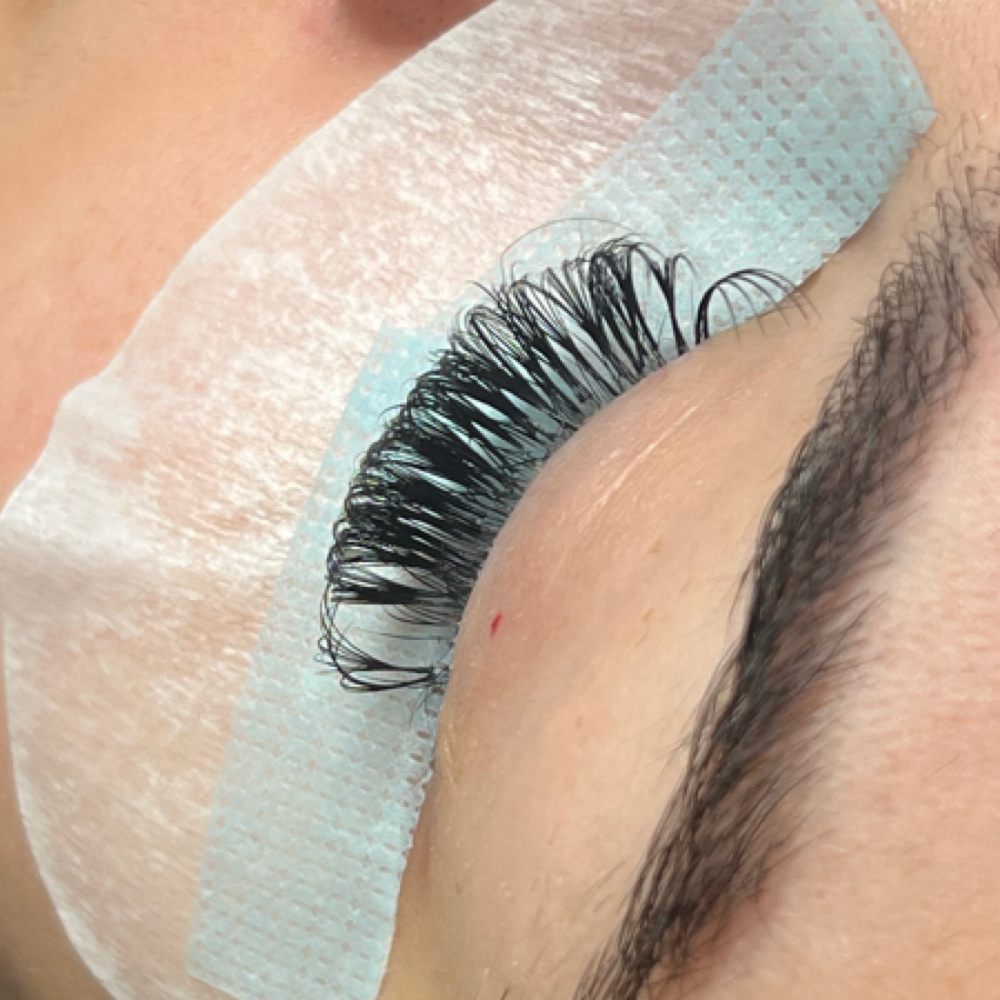 Hybrid Fill (2-3 weeks) at Kwinx Extensions LLC in Milwaukee, WI